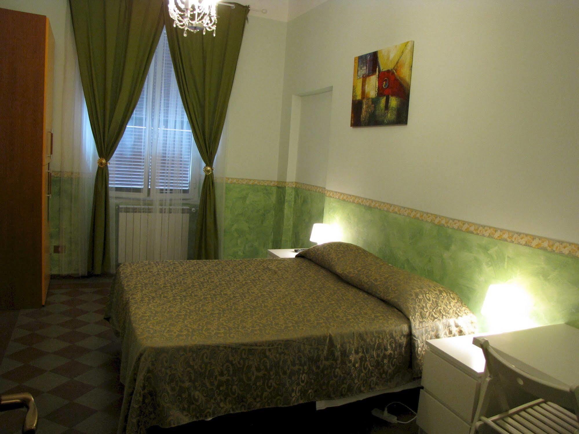 Claudia House Roma Termini Bed and Breakfast Buitenkant foto