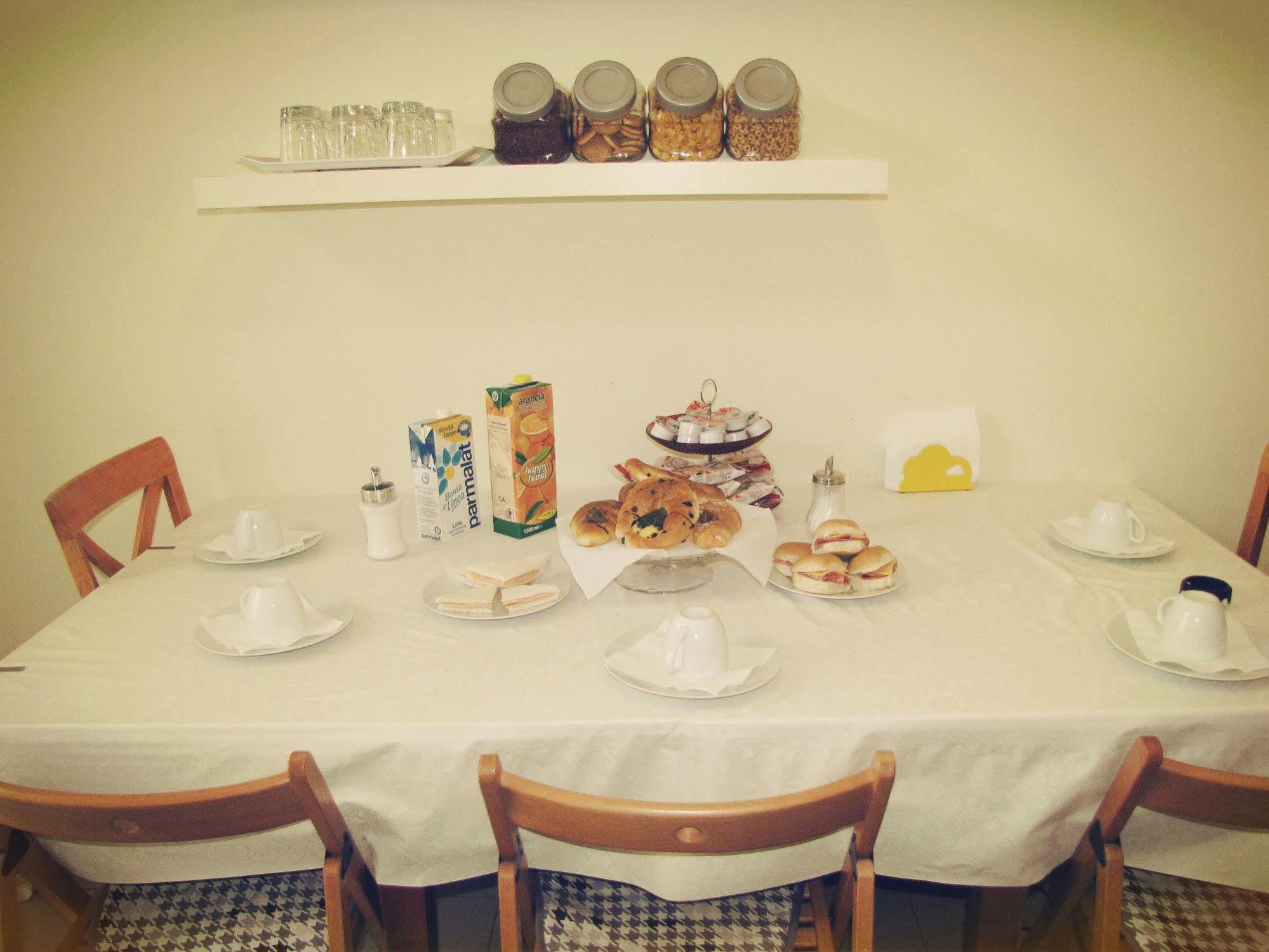 Claudia House Roma Termini Bed and Breakfast Buitenkant foto