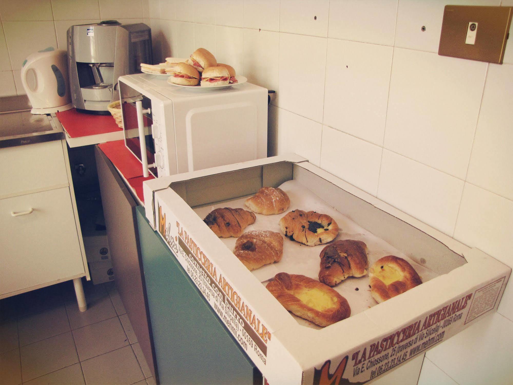 Claudia House Roma Termini Bed and Breakfast Buitenkant foto
